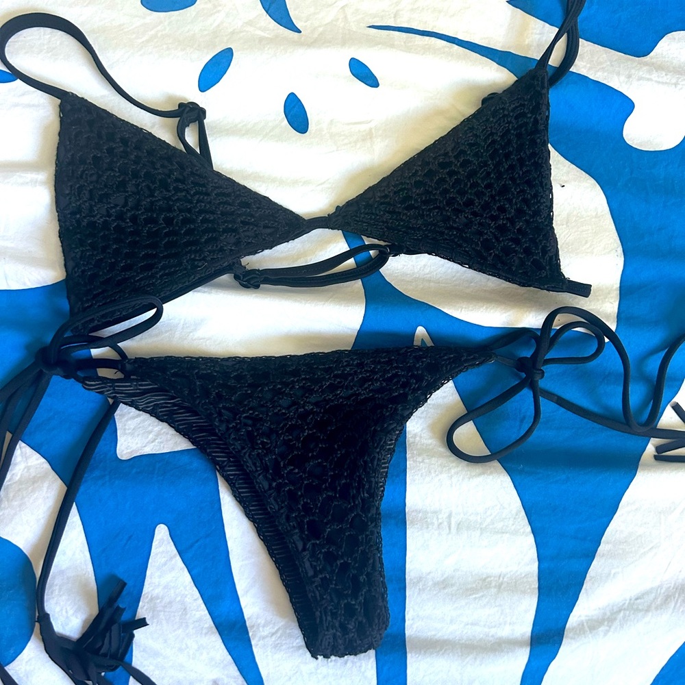 Black crochet acacia set